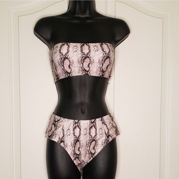 Bikini   - Picture 3 of 6